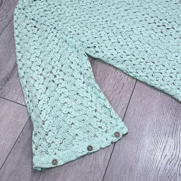 Simply Noelle Mint Crochet Flare Sleeve Top - Picture 6 of 12